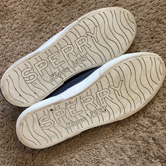 Sperry boat shoes. - Picture 6 of 6